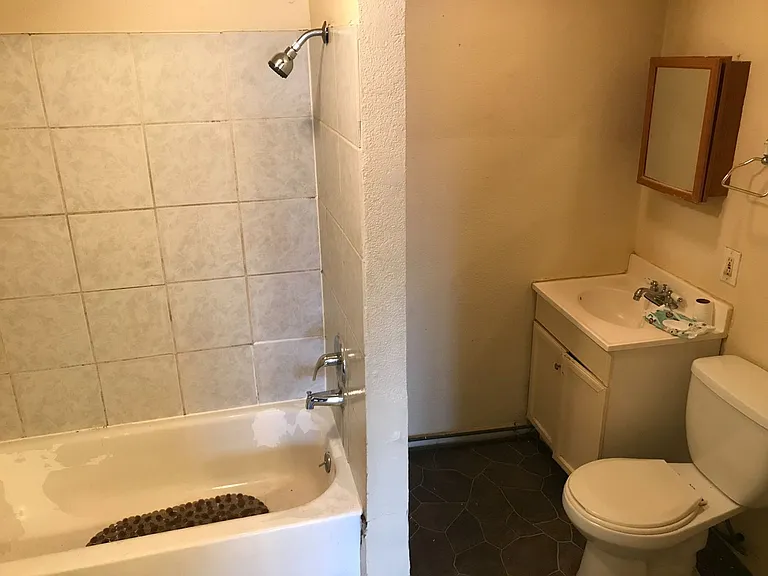 2932 15th Ave S — Photo 10