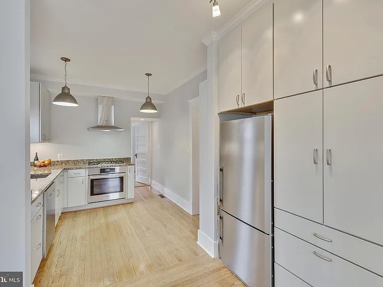 3515 Bradley Ln — Photo 10