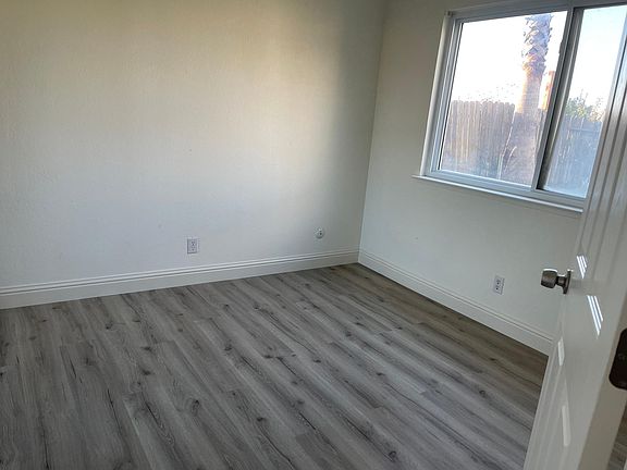 5th image of 5601 Vista Oak Way