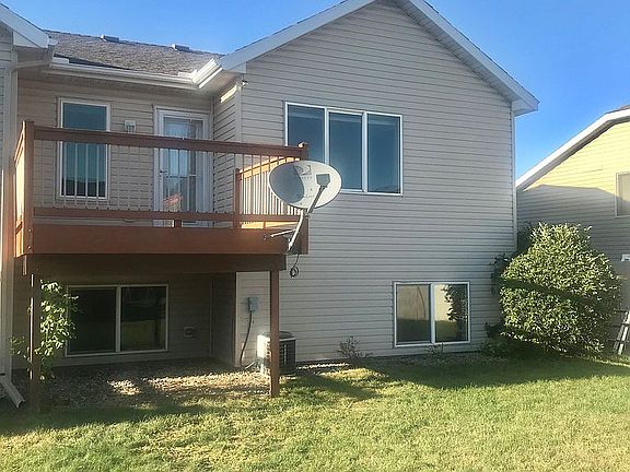 2nd image of 1927 Knollwood Cir