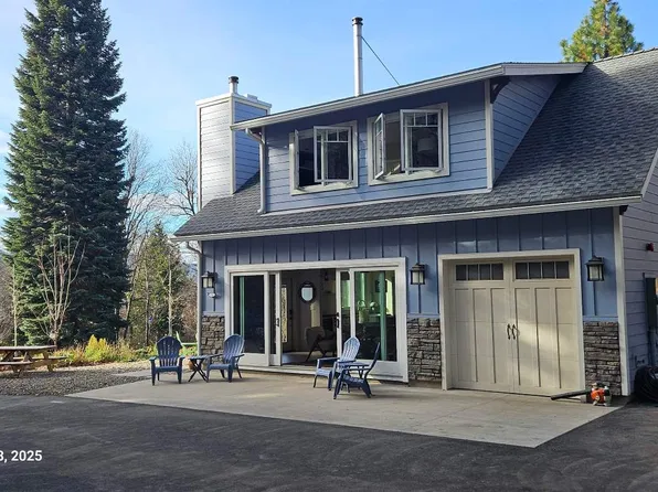 713 Mountain Oak Dr, Mount Shasta, CA 96067