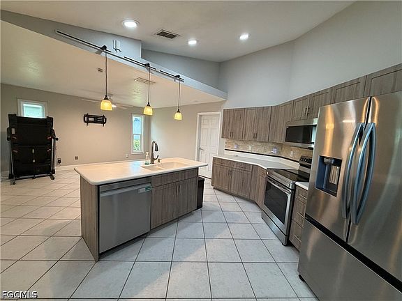 4th image of 3628 Kent Dr
