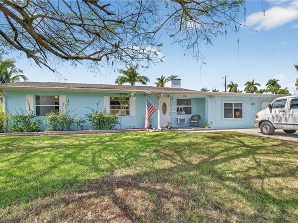 1189 6th Ln N, Naples, FL 34102