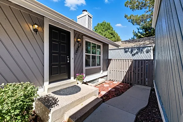 3 bed, 2.5 bath, 1680 sqft, $2,795 — Photo 2