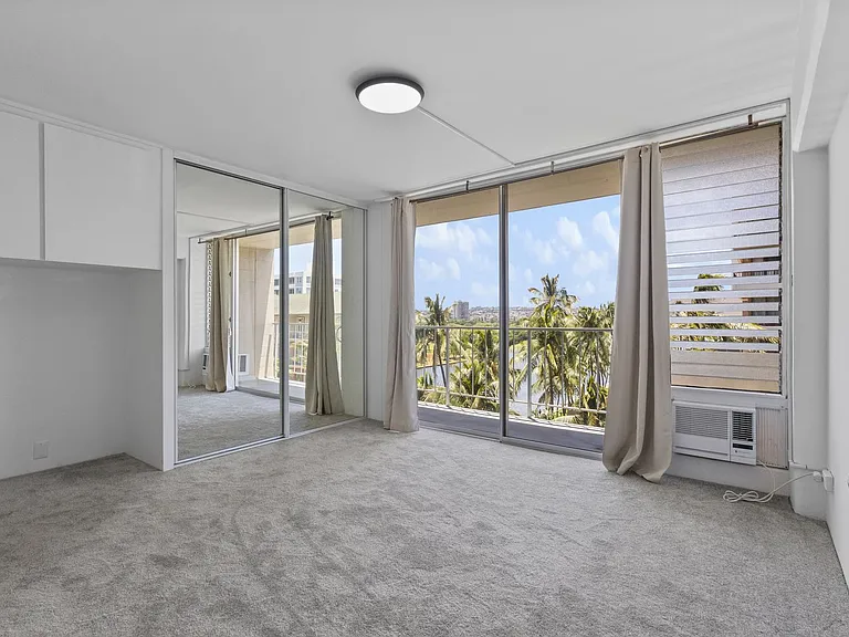 2115 Ala Wai Blvd #804 — Photo 17