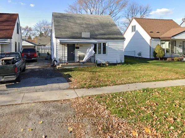 1315 Partington Ave, Windsor, ON N9B 2P5