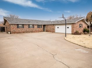 121 Mulberry Dr, Dumas, TX 79029