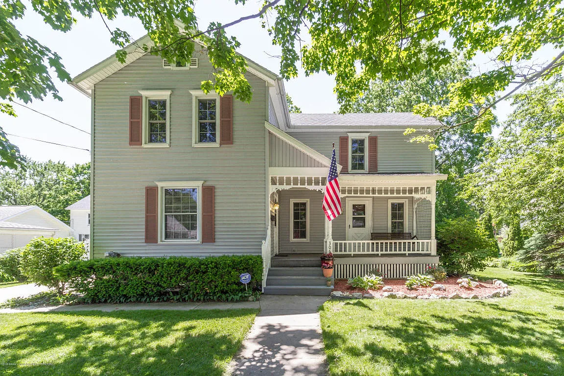 306 E Baldwin St photo 1