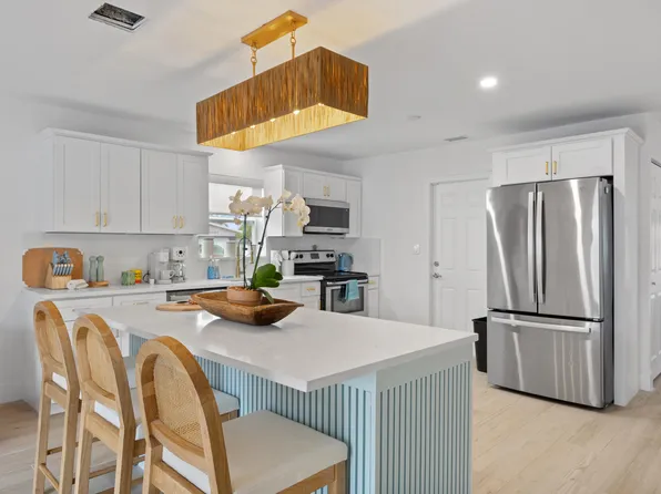 1096 SW 27th Ave, Boynton Beach, FL 33426