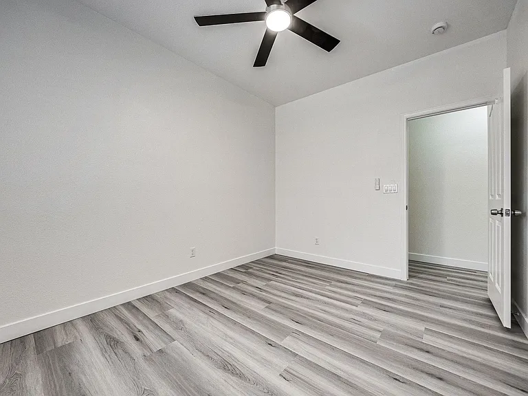 7724 Rye Canyon Dr — Photo 29