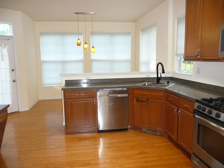 220 Roosevelt Dr — Photo 11
