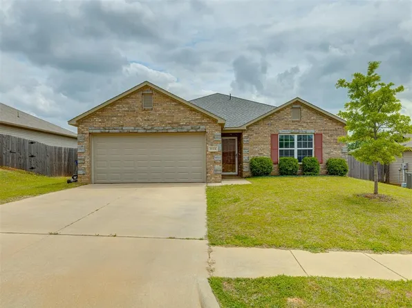 1124 Granite Ln, Noble, OK 73068
