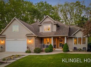 19046 Sioux Dr, Spring Lake, MI 49456