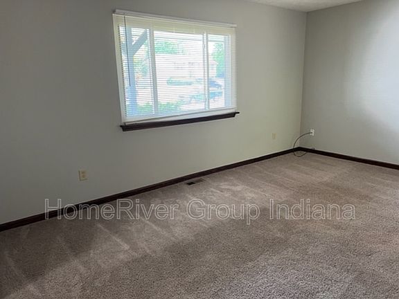 4th image of 6016 Dollar Hide South Dr