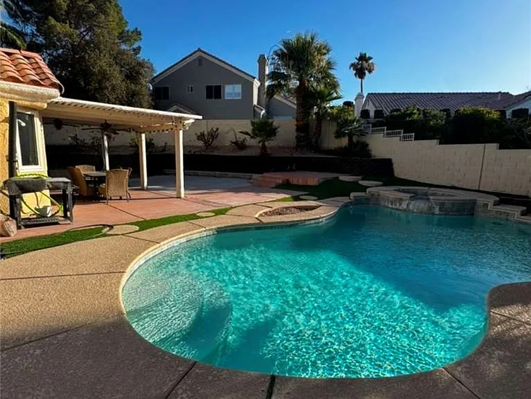7824 Emerald Harbor Ct — Photo 37