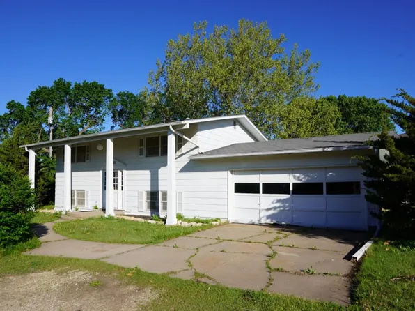 1301 Berry Ave, Newton, KS 67114