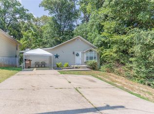 904 Oakwood Dr, Poplar Bluff, MO 63901