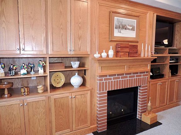 3rd image of 3154 Litchfield Ln