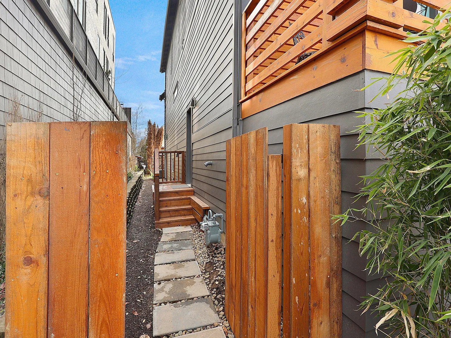 SE Lambert St, Portland — Photo 2
