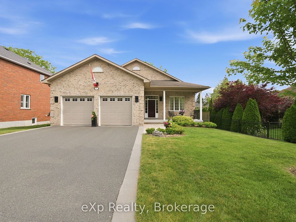 1st image of 421 Foote Cres