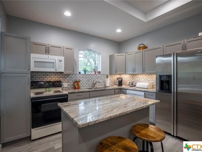 1777 Fox Ln, Lockhart, TX, 78644