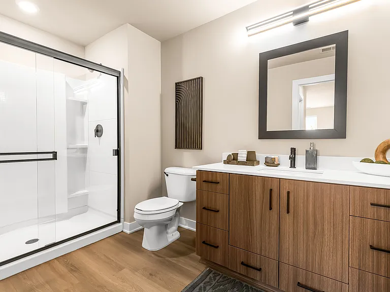 Sterling Center Apartments — Photo 22