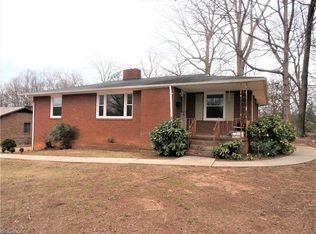 4541 Oakwood Cir, Winston Salem, NC 27106