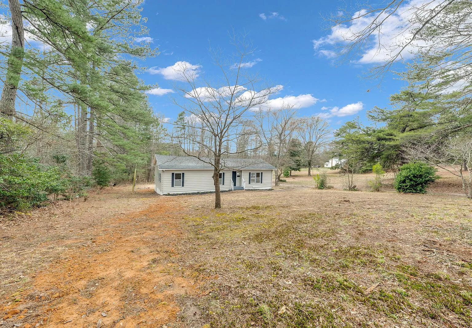 5963 Centerville Rd — Photo 2