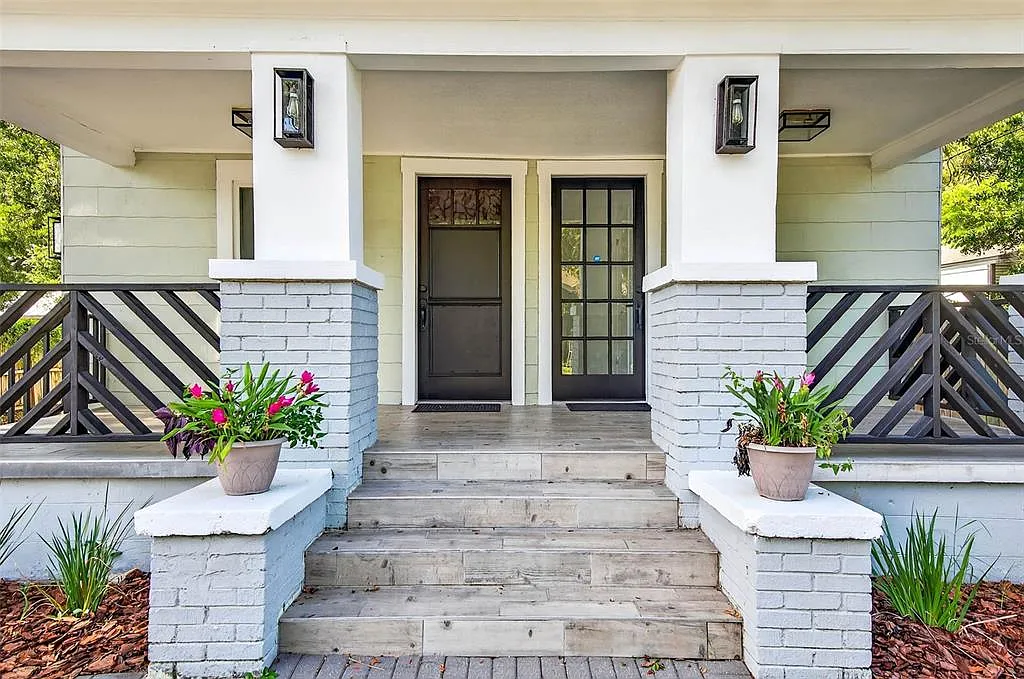 3 bed, 1.0 bath, 1083 sqft, $2,100 — Photo 3