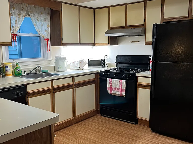La Rue Ln — Photo 6