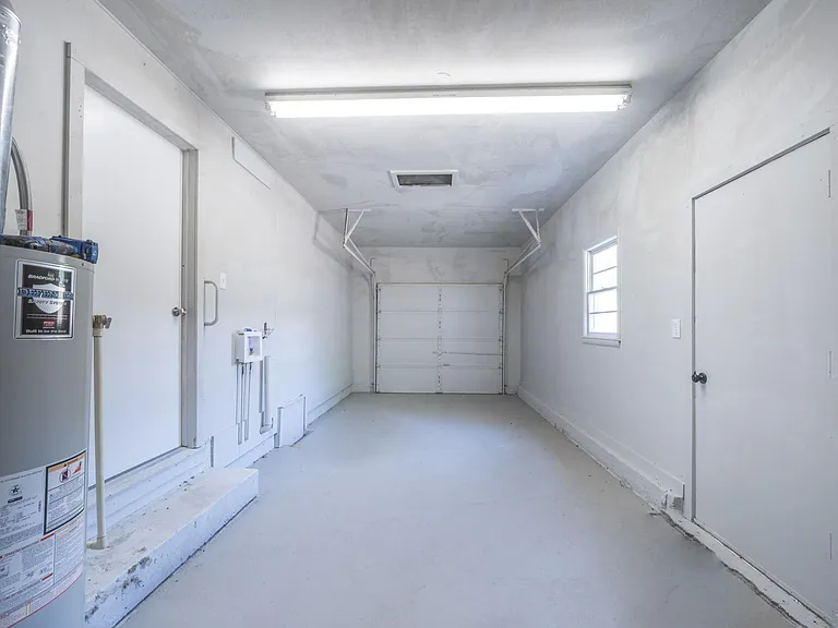 2620 S Fern Ave — Photo 9