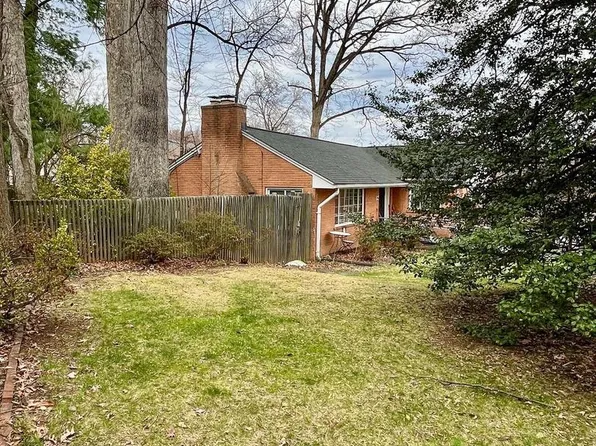 2750 N Wyoming St, Arlington, VA 22213