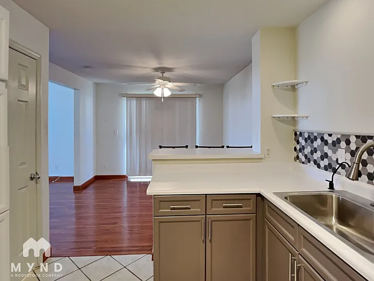 8042 Laurena Ave — Photo 6