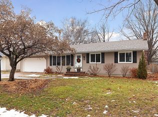 917 Sunset Ln, River Falls, WI 54022