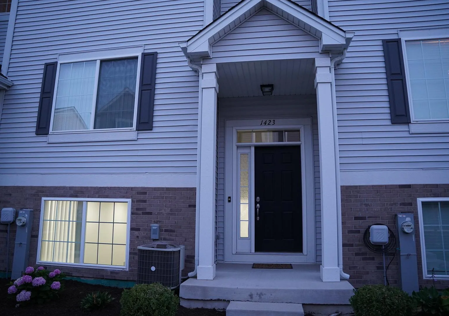 2 bed, 2.5 bath, 1841 sqft, $2,800 — Photo 3