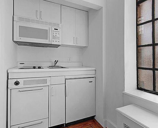 4th image of 25 Tudor City Pl APT 610