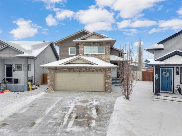 94 SW Mackenzie Cres, Lacombe, AB T4L 0B2