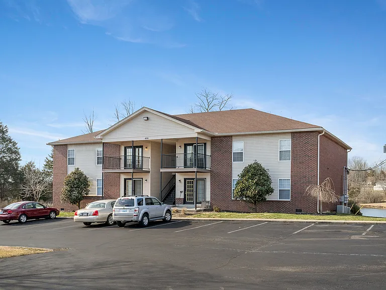 Green Valley Apartments — Photo 39