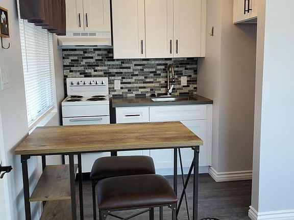 Kitchen & Dining Area