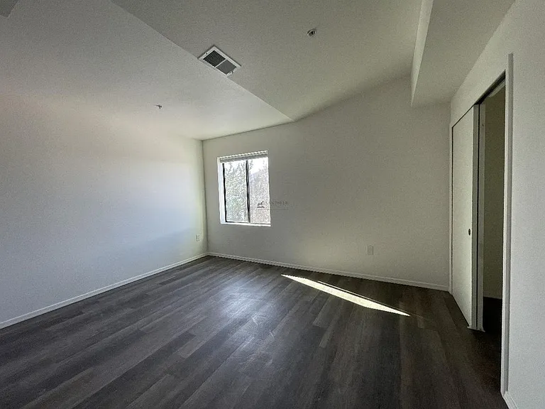 920 Shoofly St — Photo 9