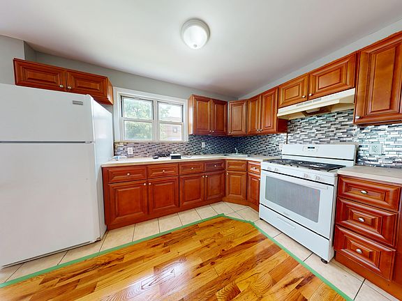 4th image of 211 Granite Ave #1