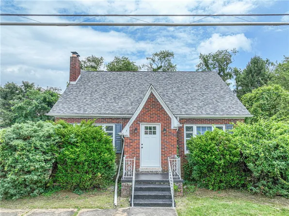 3245 Old Mc Clellandtown Rd, Mc Clellandtown, PA 15458