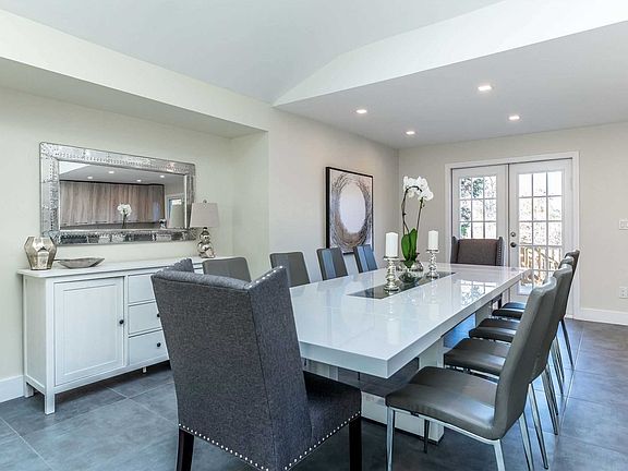 5th image of 1081 Fordham Ln