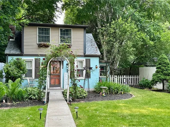 701 Railroad St, Springdale, PA 15144