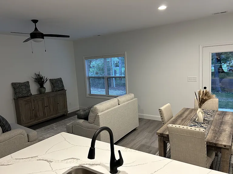 137 Independence Ln — Photo 12