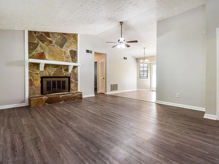 4114 Red Laurel Way — Photo 4