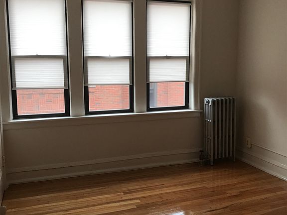 5th image of 10736 S Calumet Ave APT 3E