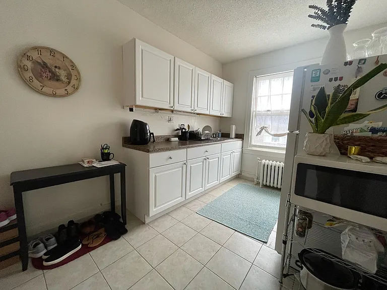 700 Farmington Ave #A1 — Photo 2