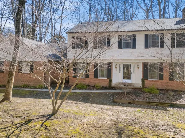 120 Hitching Post Dr, Wilmington, DE 19803