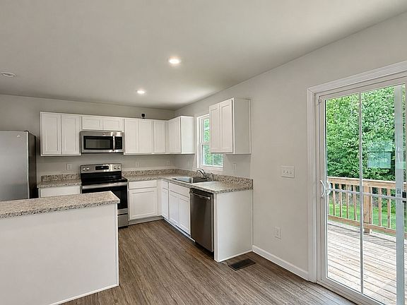 3rd image of 2044 Petersen Way